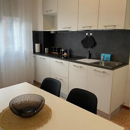 Apartment Marangoni *